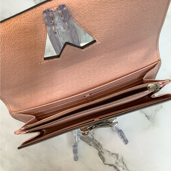 GUC - Louis Vuitton Pink Twist Wallet - Picture 8 of 10